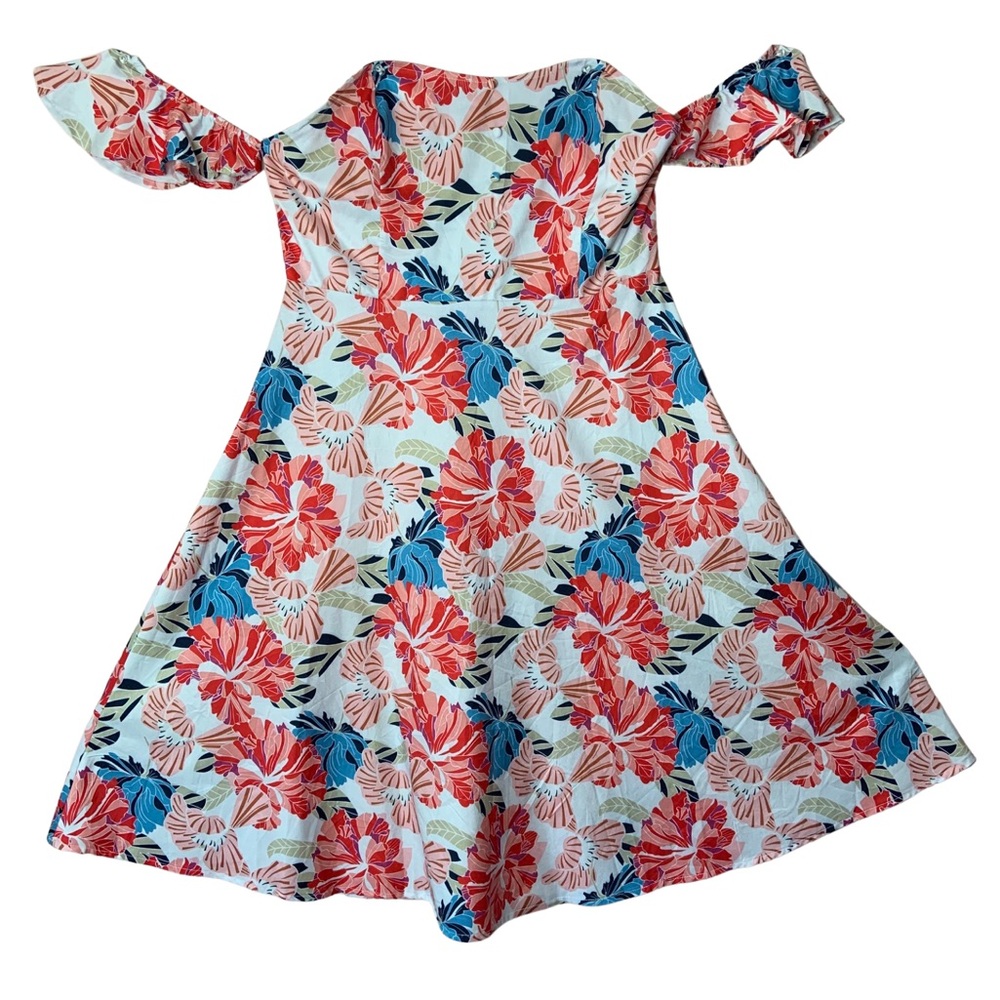 FLIRTY STRAPLESS FLORAL DRESS!!! - Picture 3 of 8